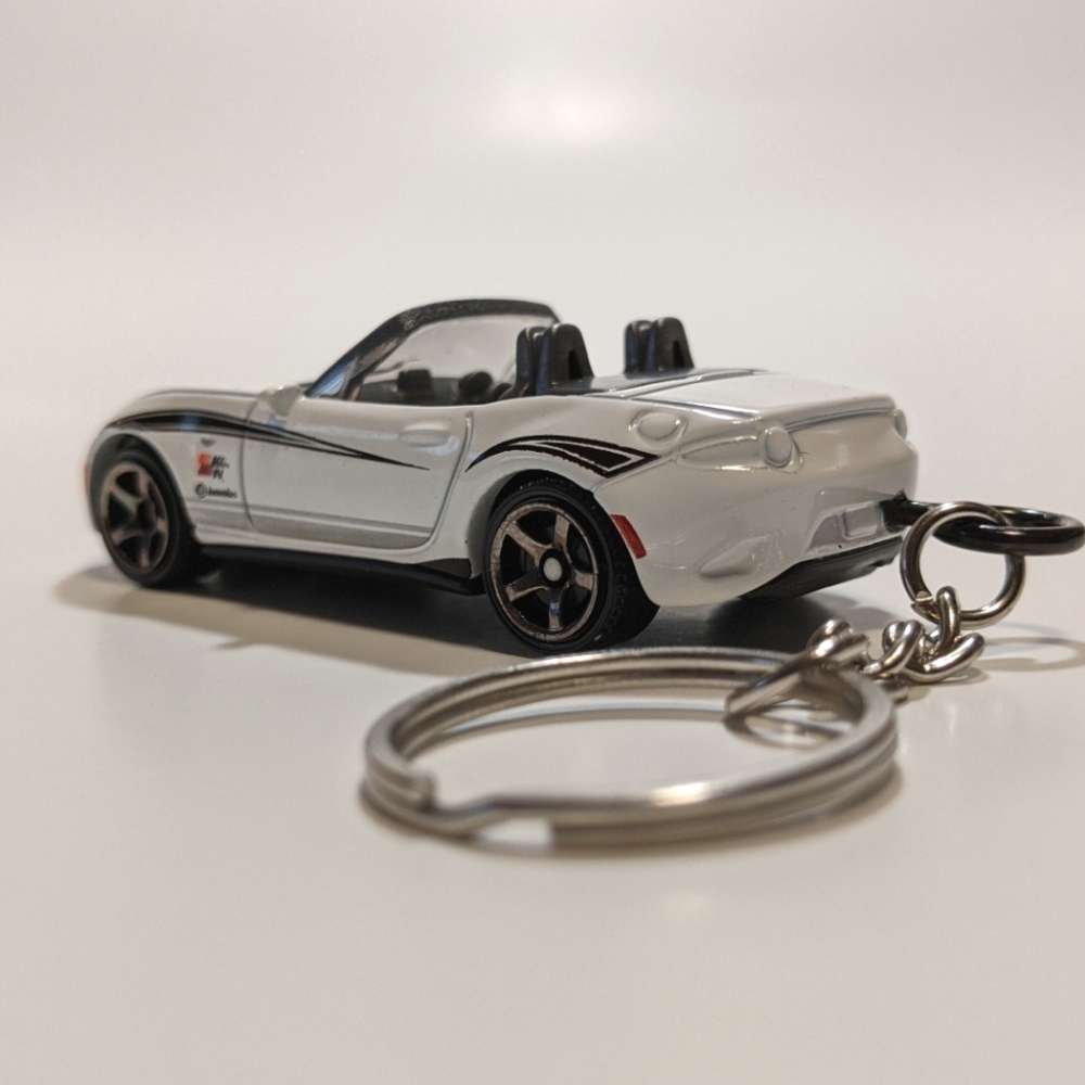 Mazda Miata / MX5 ND Convertible Custom Keychain Hot Wheels